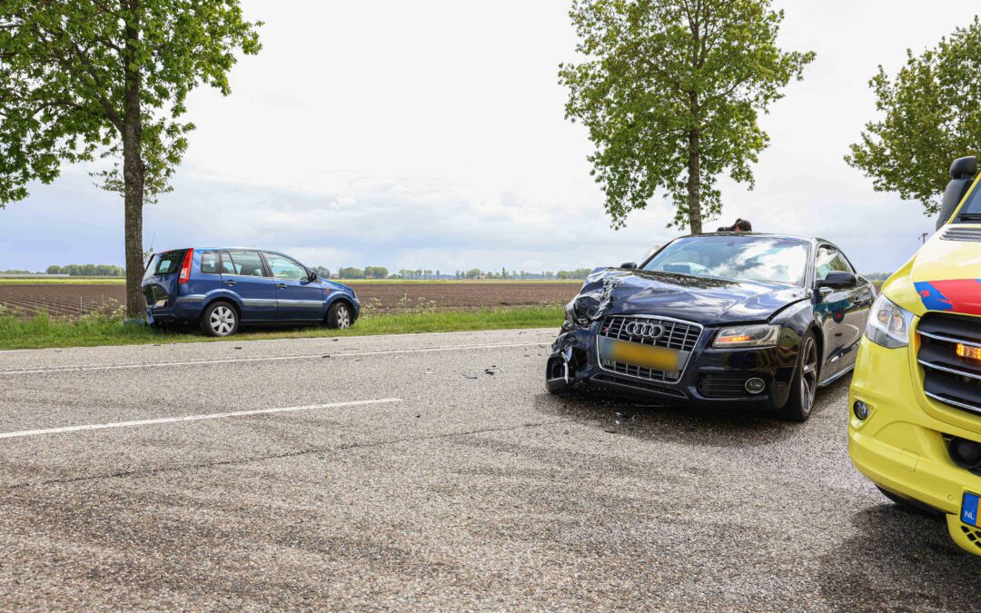 Kop-staartbotsingen op A6 en Kuinderweg