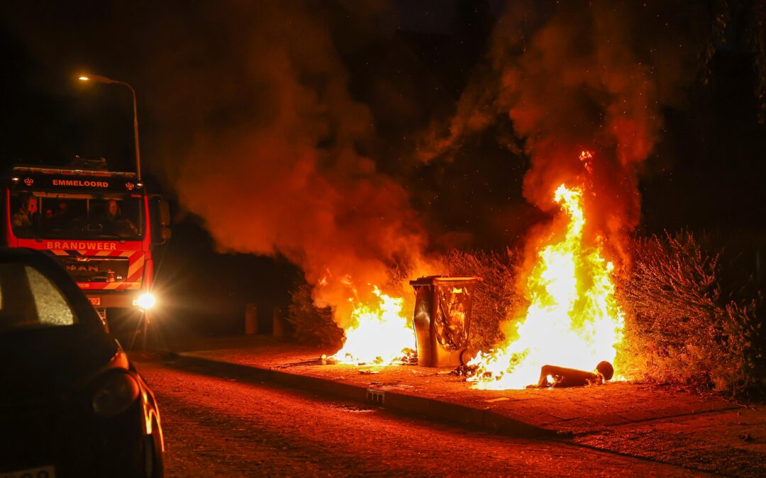 Rij kliko’s in brand aan de Balgzand