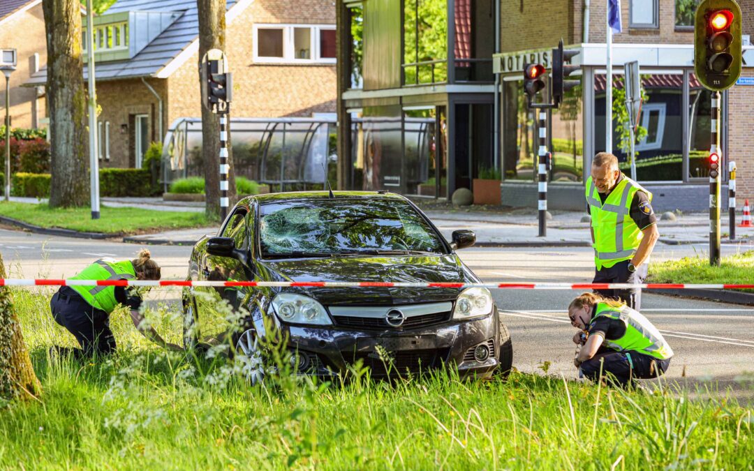 Fietser gewond bij aanrijding Boslaan