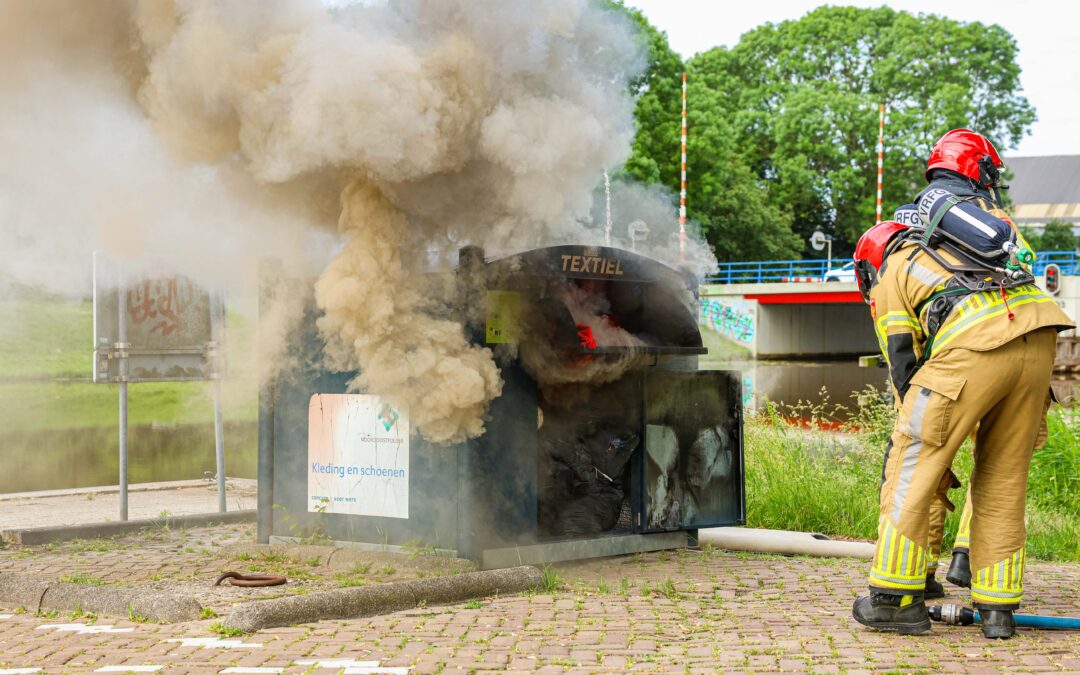 Brand in textielcontainer op Zuiderkade
