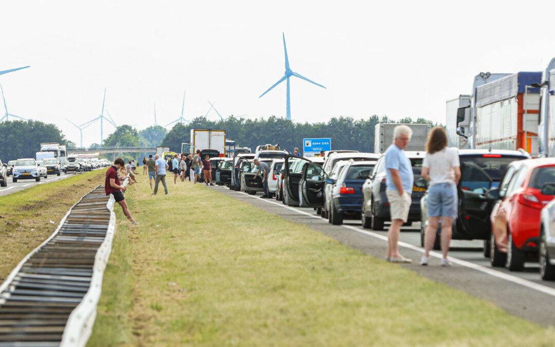 Lange file op A6 door flinke aanrijding