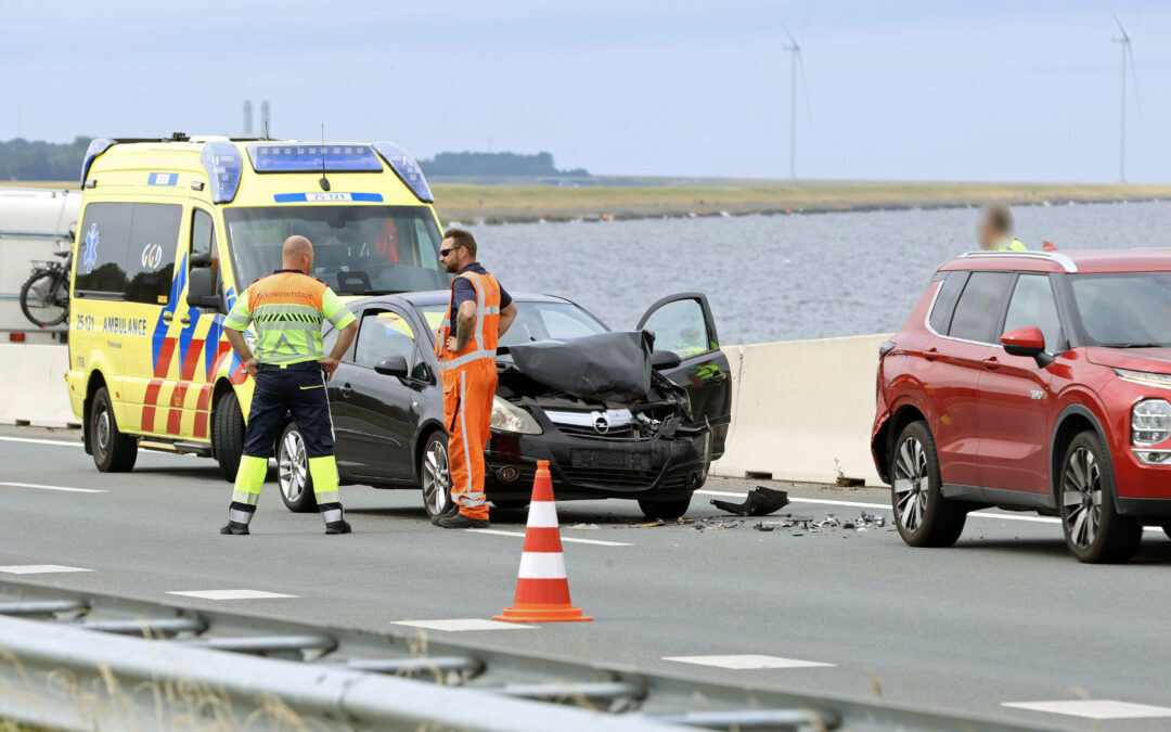 Lichtgewonde bij kop-staartbotsing Ketelbrug