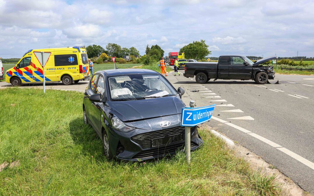 Vrouw lichtgewond bij aanrijding Zuiderringweg