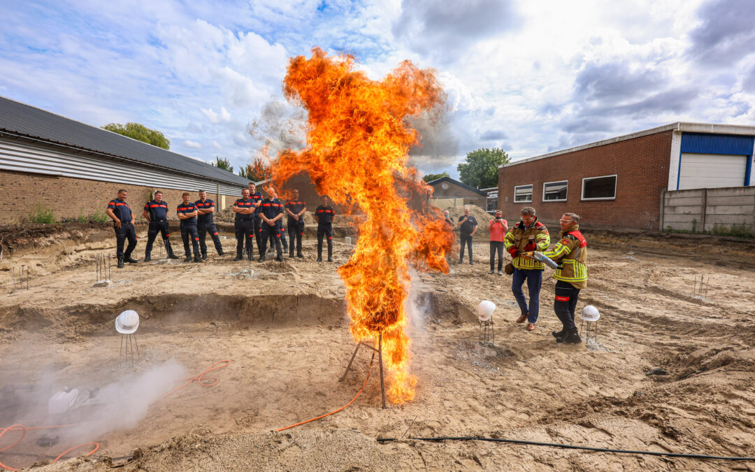 Vurige start van nieuwbouw brandweerkazerne Marknesse