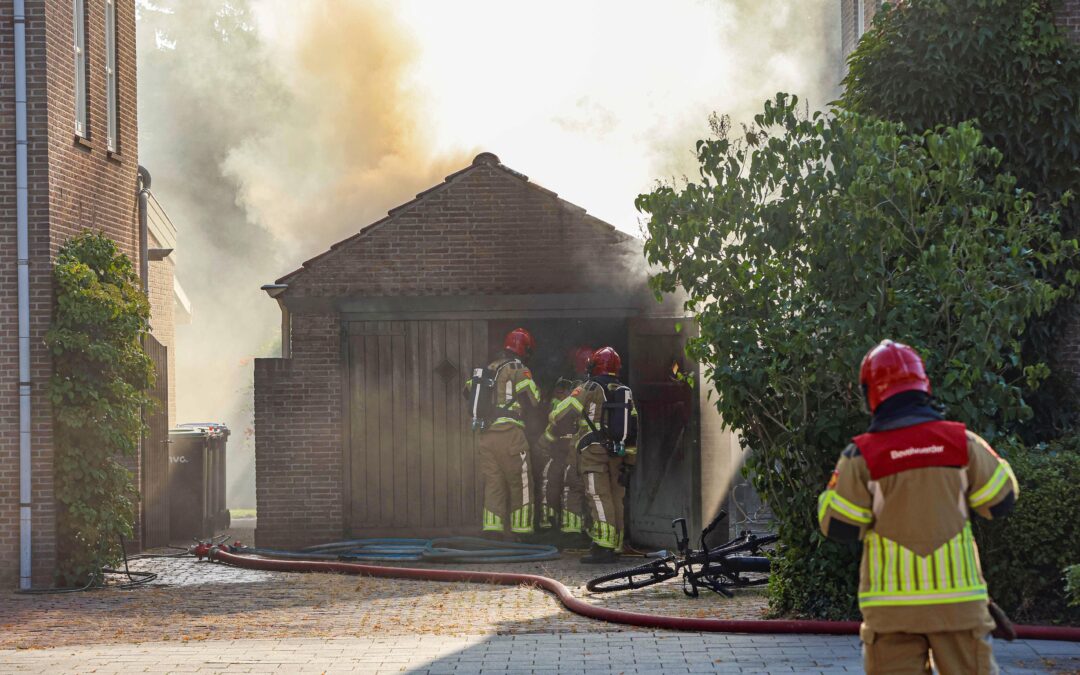 Schuur verwoest door brand aan Espelerlaan