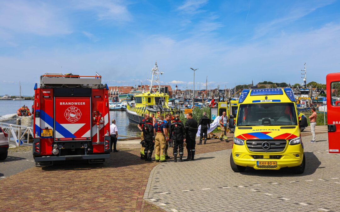 Twee gewonden bij explosie en brand op zeilboot